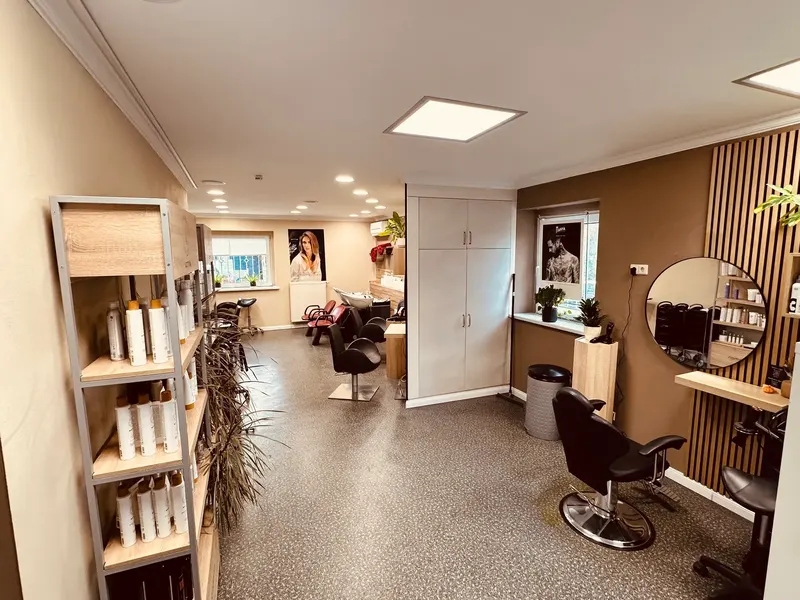 Bedienplätze im Salon