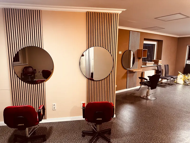 Bedienplätze im Salon